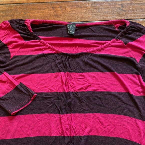 Ella Moss Top - Picture 2 of 4